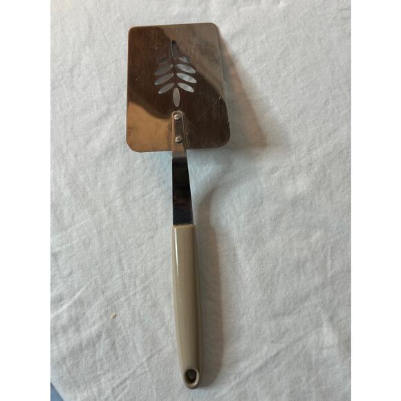Vintage Flint Stainless USA Wheat Harvest Pattern Spatula- 10" long - Picture 2 of 5